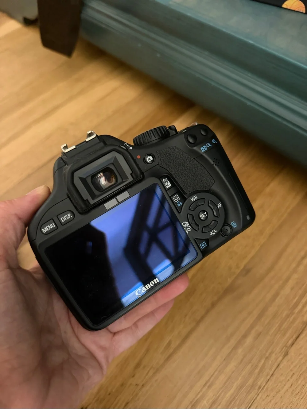 Canon EOS Rebel T2i Black DSLR with Lens and battery